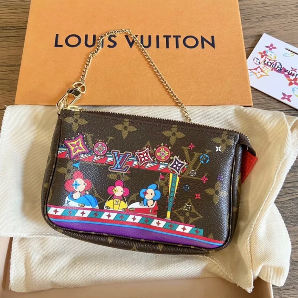 💜🤎🧡authentic Luis Vuitton limited edition mini pochette Xmas bumper cars